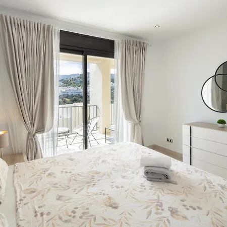 Spectacular Views - Luxury In - Hills Apartment *